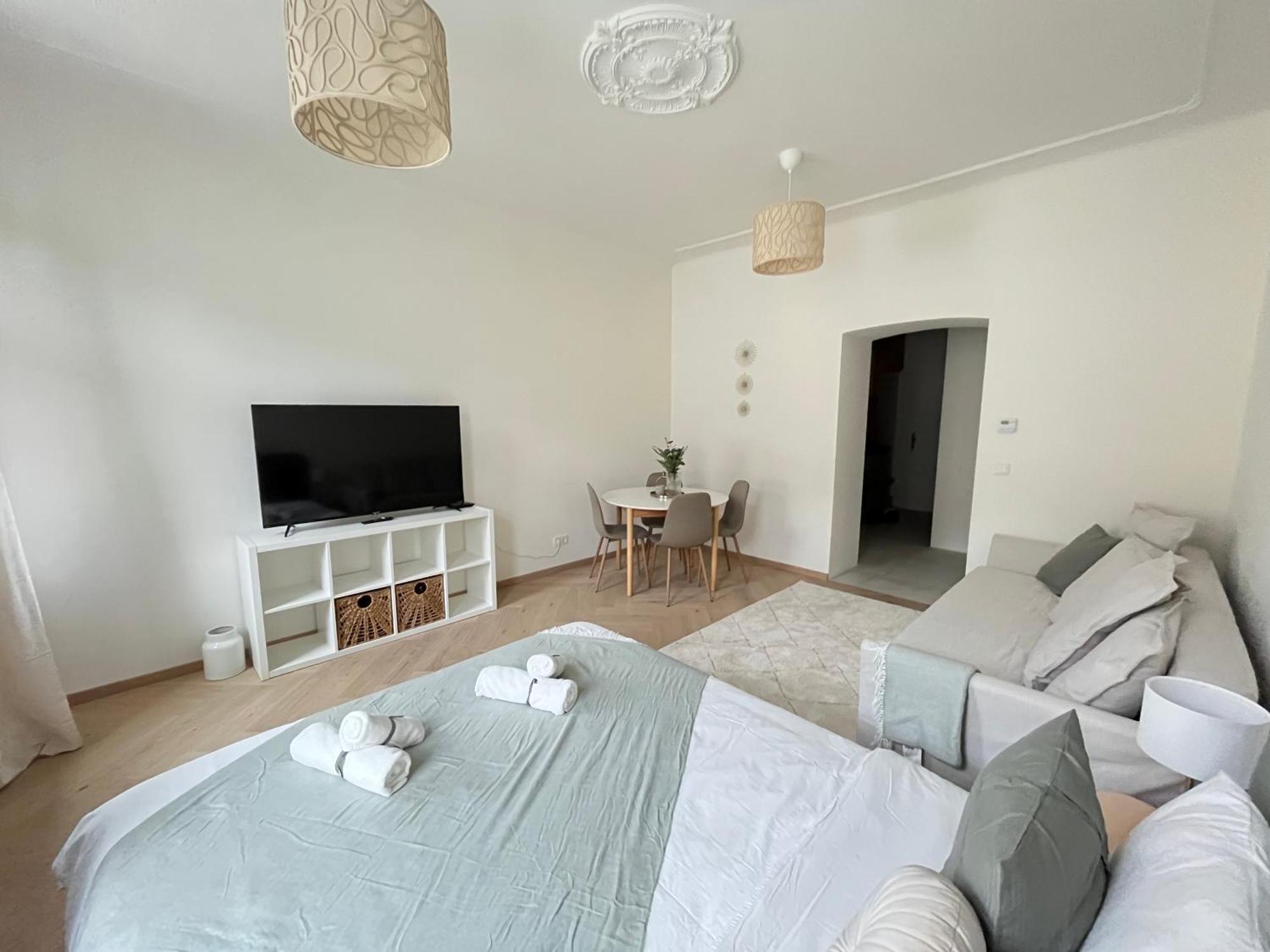 Luxurious One Room Apartment Near Schoenbrunn Palace Vienna Esterno foto